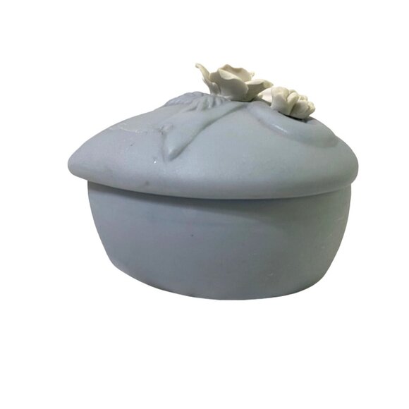 Heart-Shaped Matte Baby Blue Ceramic Trinket Box With Floral Accents 90's Y2K - Picture 3 of 5